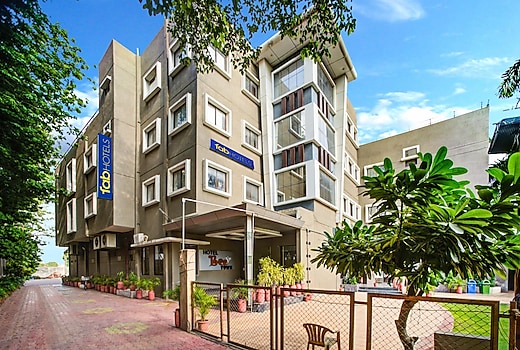 FabHotel Bee Town