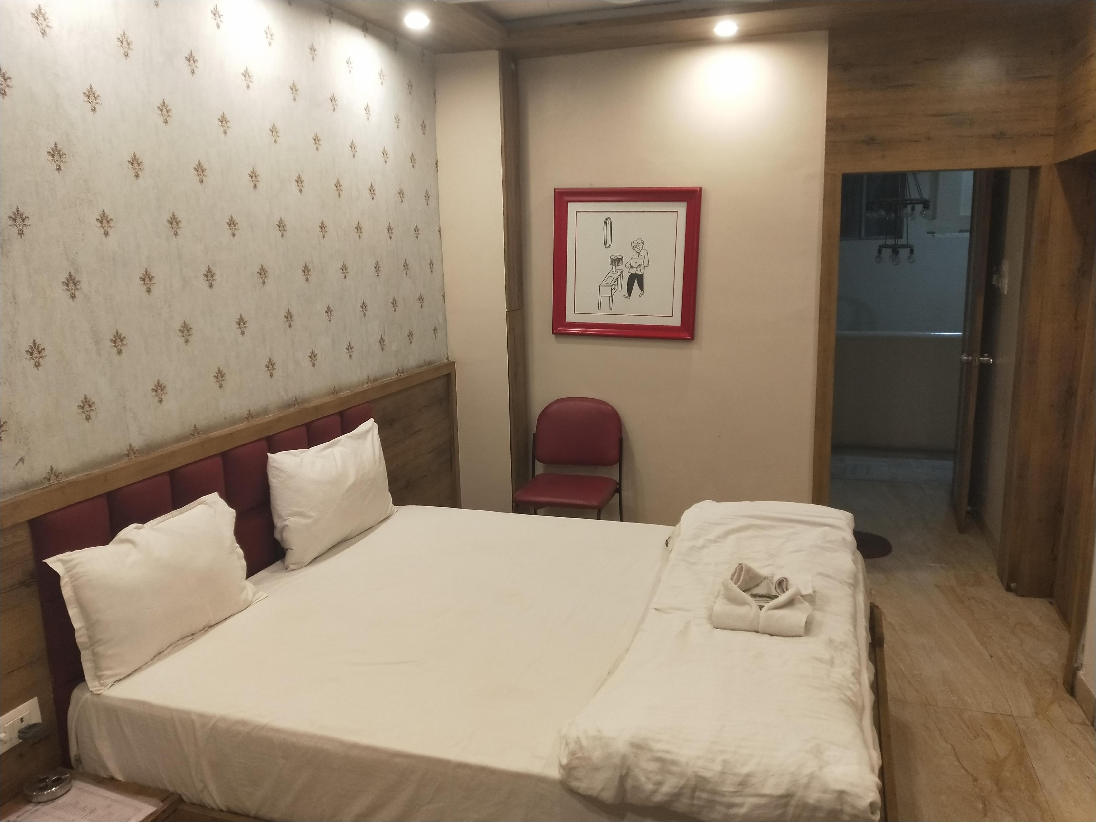 DELUXE ROOM 1
