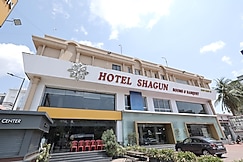 HOTEL SHAGUN - ROOMS & BANQUET, Surat