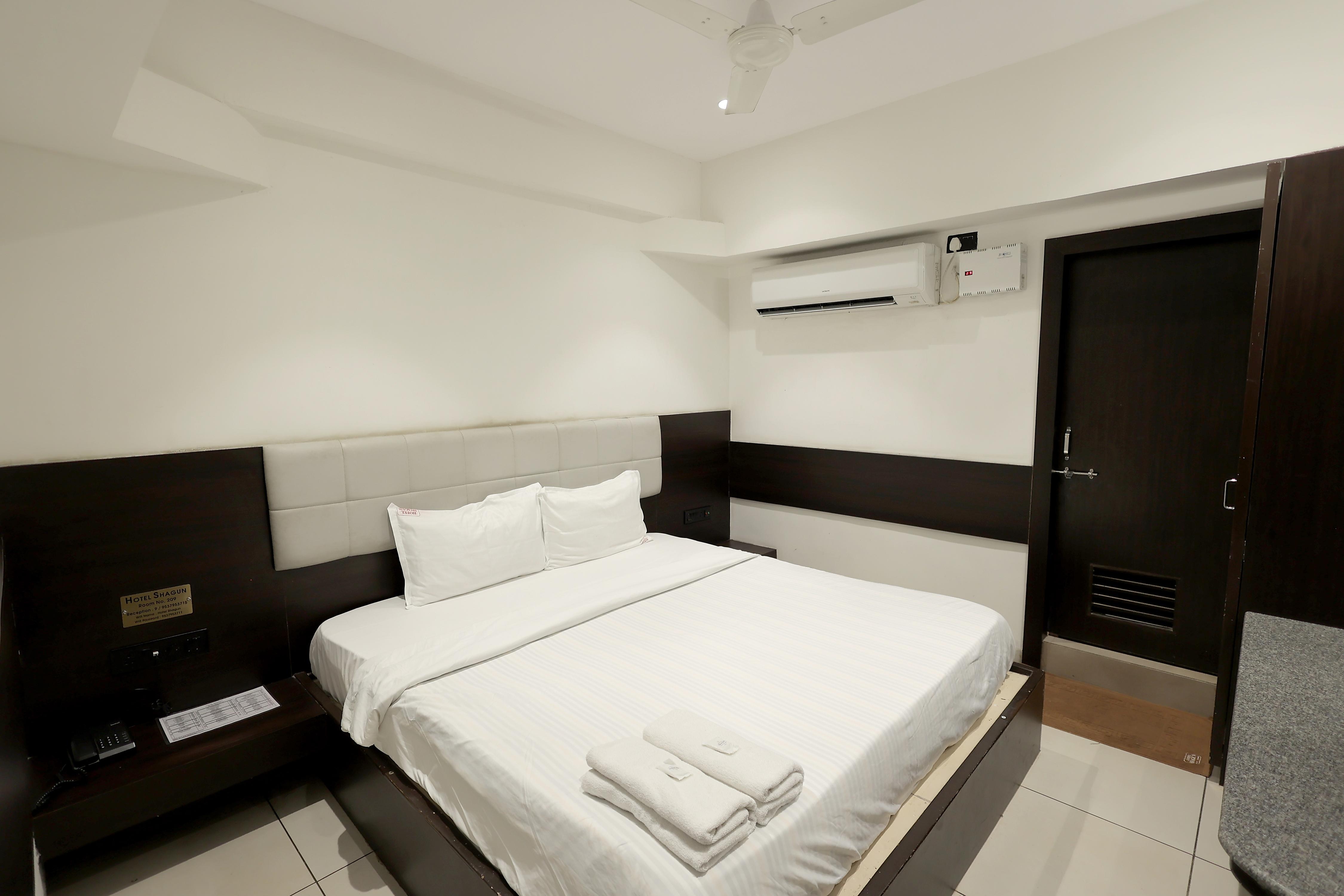 HOTEL SHAGUN - ROOMS & BANQUET - Tap to explore photos