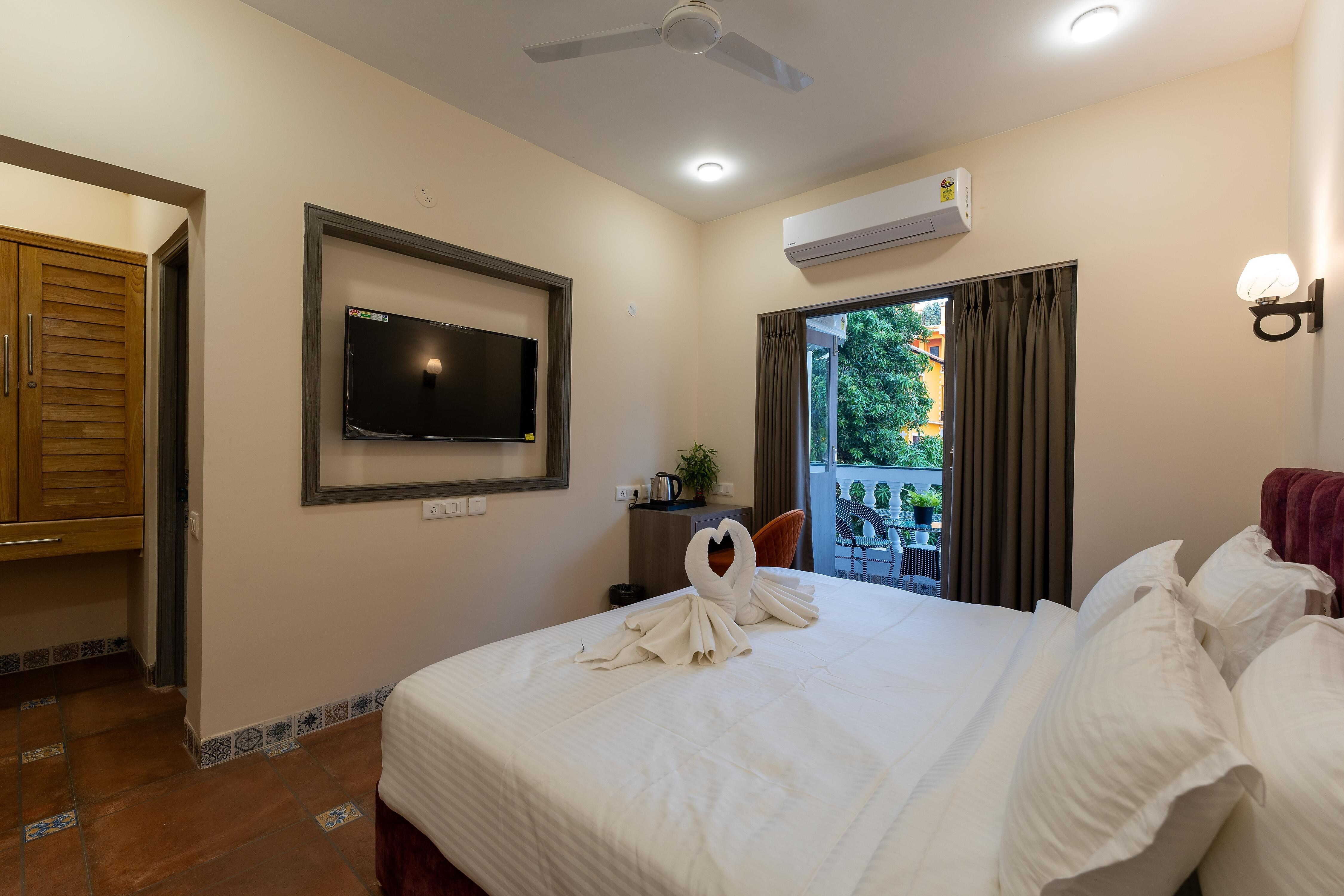 Evoke Express Candolim - Holidays Collections - Tap to explore photos