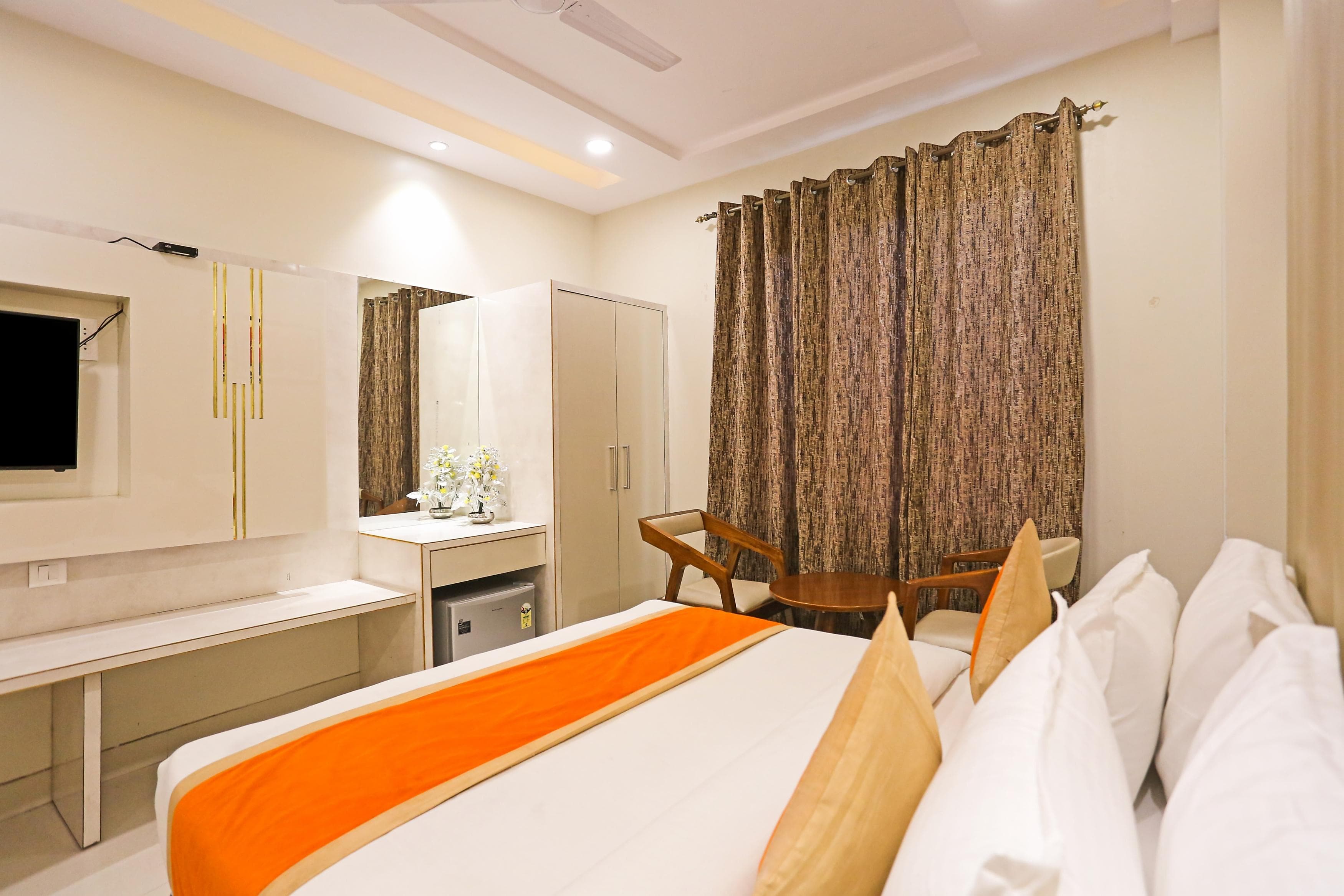 Hotel Worth @ Paharganj - Tap to explore photos
