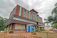 Treebo Premium Pearl Avenue Banquets And Lawn, Dehradun