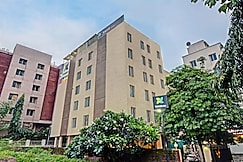 Treebo Iris Suites, Pune