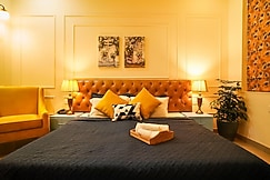 Country Home | Cyber City | Golf Course, Gurgaon