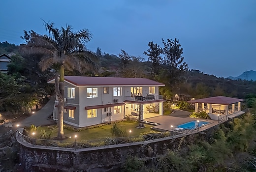 SaffronStays Blue Infinitum Lakeview, Pawna