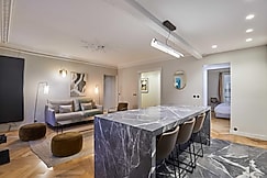 Magnificent apartment - 3BR/ 8P - Batignolles, Paris