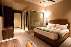 Hotel Golden Tulipz, Mumbai