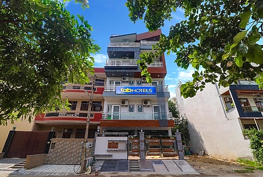 FabHotel Star Corporate Suite Nr. Medanta- The Medicity & Park Hospital, Gurugram