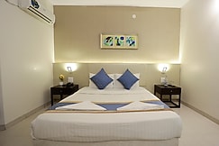 HOTEL THE WHITE HOUSE, Ahmednagar