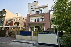 Itsy Hotels Golden Vista, Noida