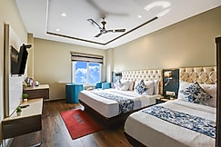 Hotel The IVY Grand with Secured Parking, Delhi