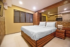 Hotel Lucky Galaxy, Mumbai