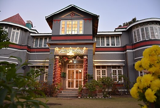 SOLAN RETREAT  GARDEN WITH VILLA