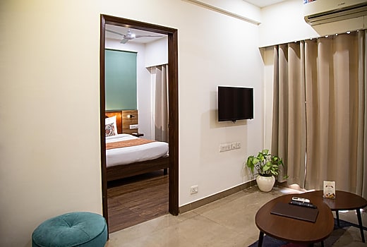 Park Serviced Apartments Near Millenium City Center