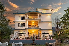 The Himaal, Bir | Luxury Boutique Homestay, Bir Billing