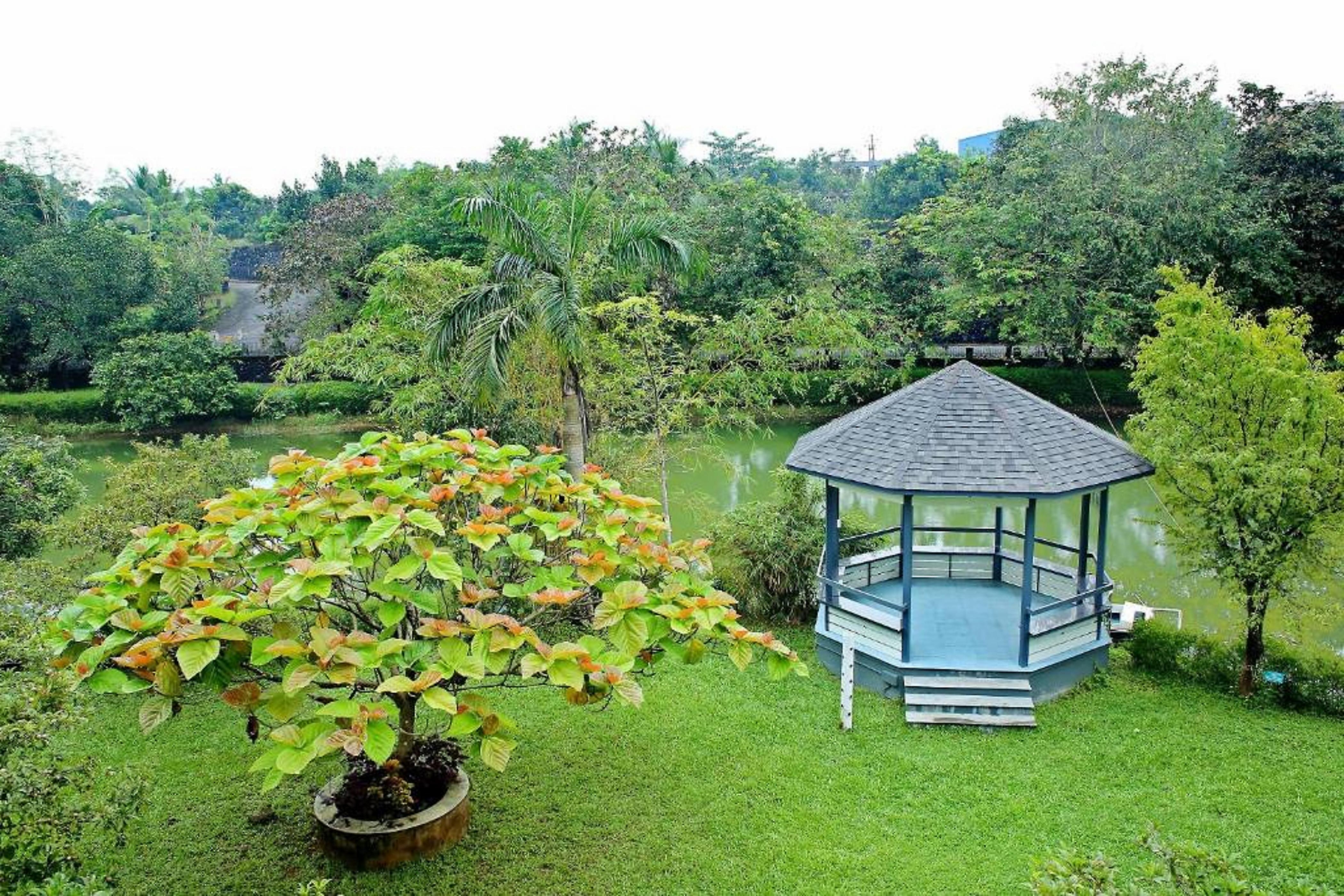 EMERALD HILLS CLUB Resort - Tap to explore photos