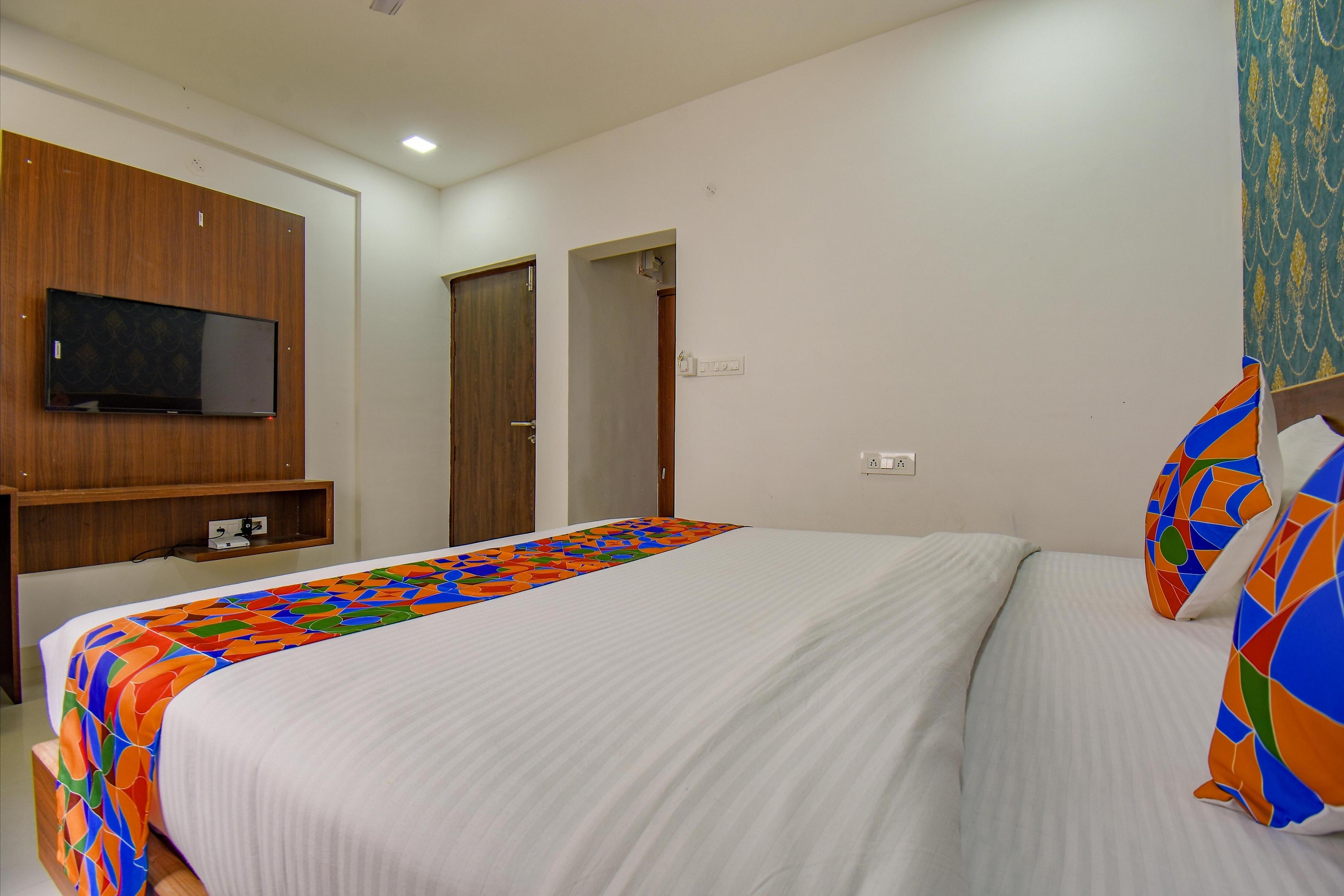 FabHotel Fortune Suites - Nr. Mannipal Hospital, Baner - Tap to explore photos