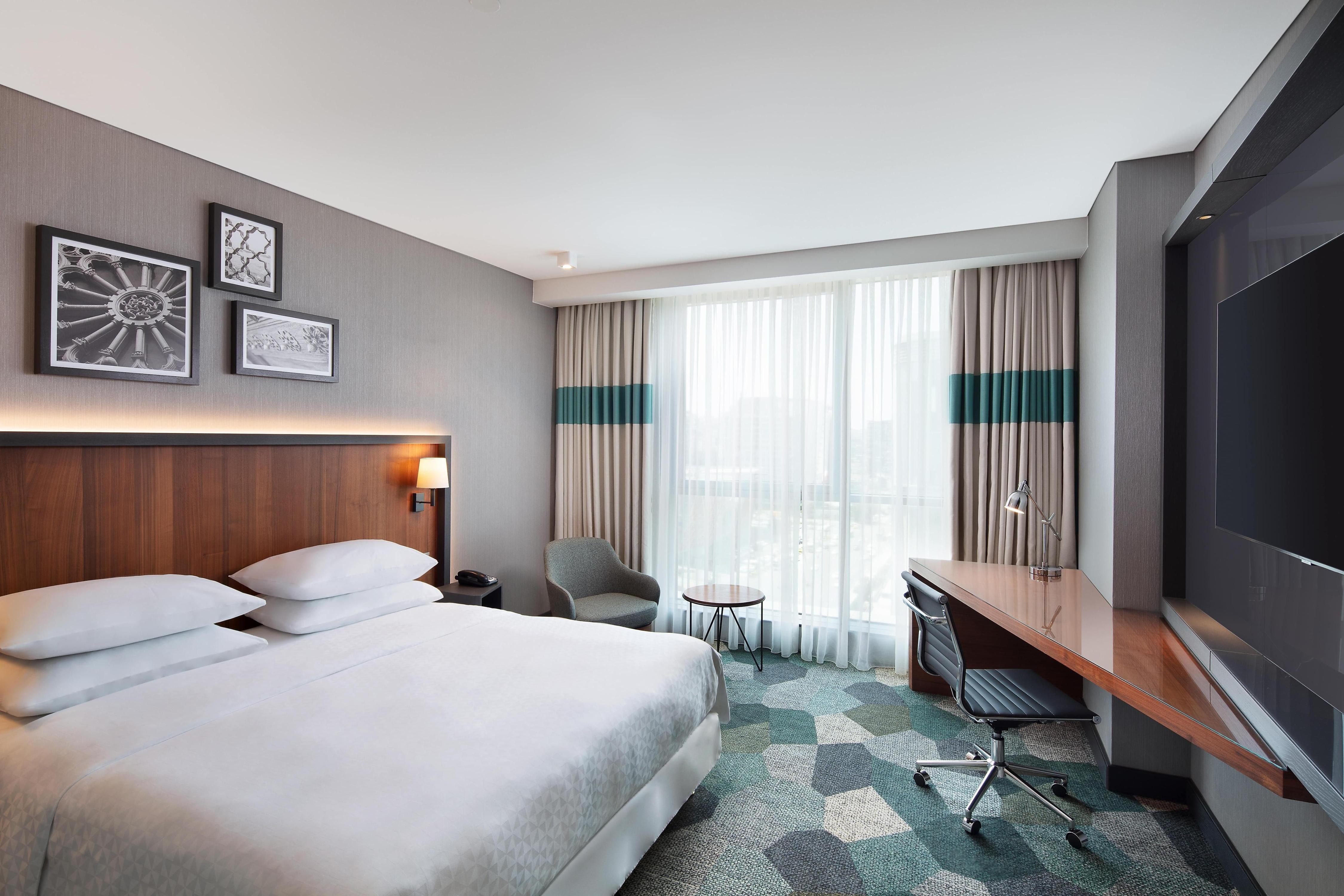 Four Points by Sheraton Istanbul Kagithane - Tap to explore photos