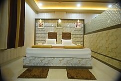 R Empire Revtree, Harihar