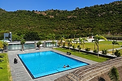 Forest Meadows Resort -Swiss In Salem, Yercaud