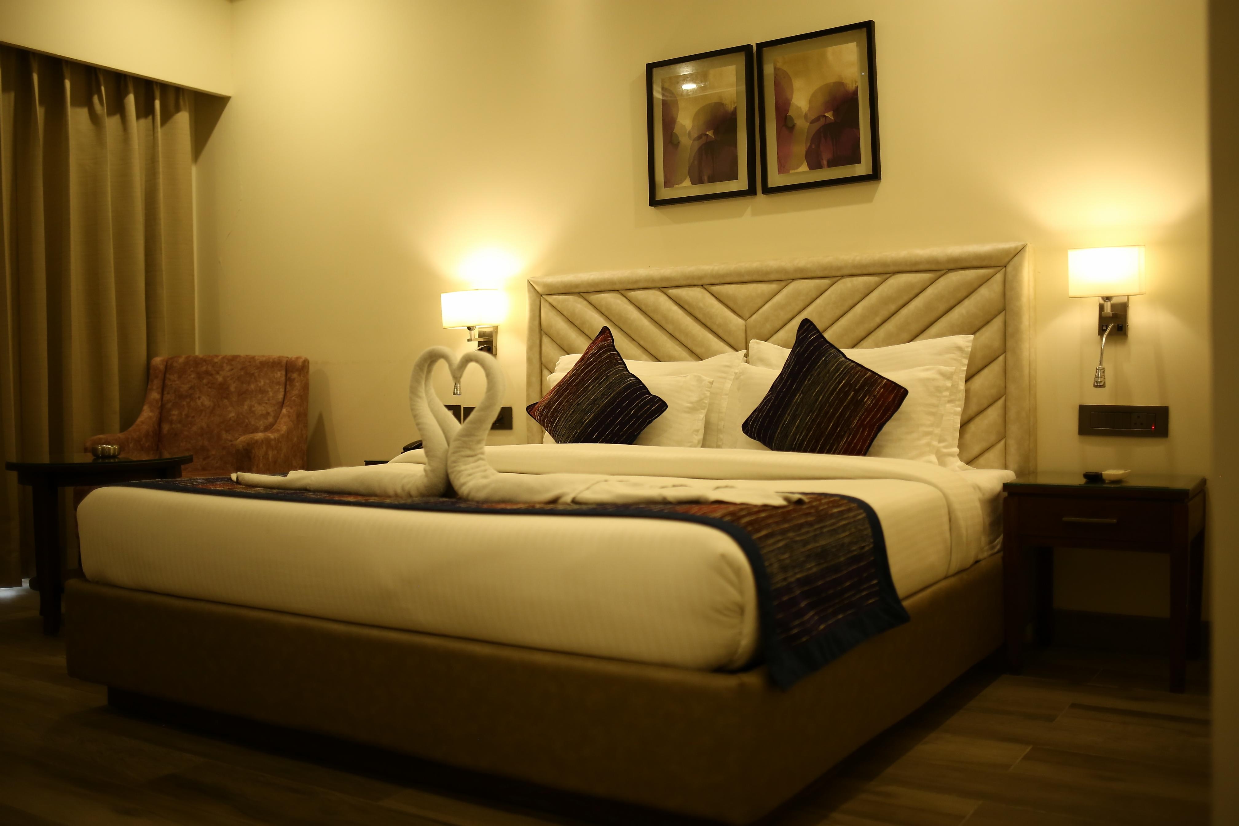 MJ Aero Suites @ 5 Km from Jolly Grant Airport - Tap to explore photos