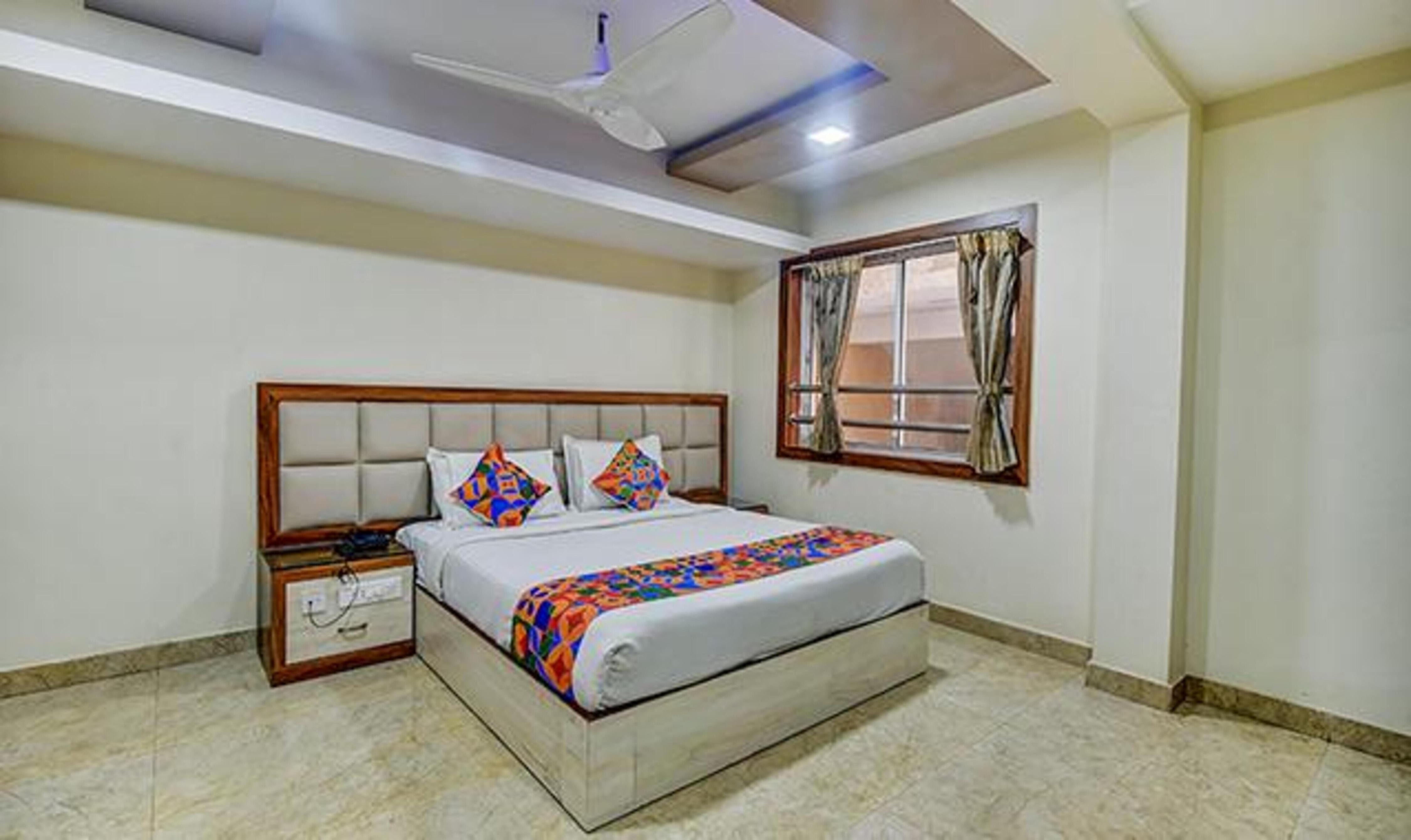 FabHotel Chennai Palace - Nr Parry's Corner - Tap to explore photos