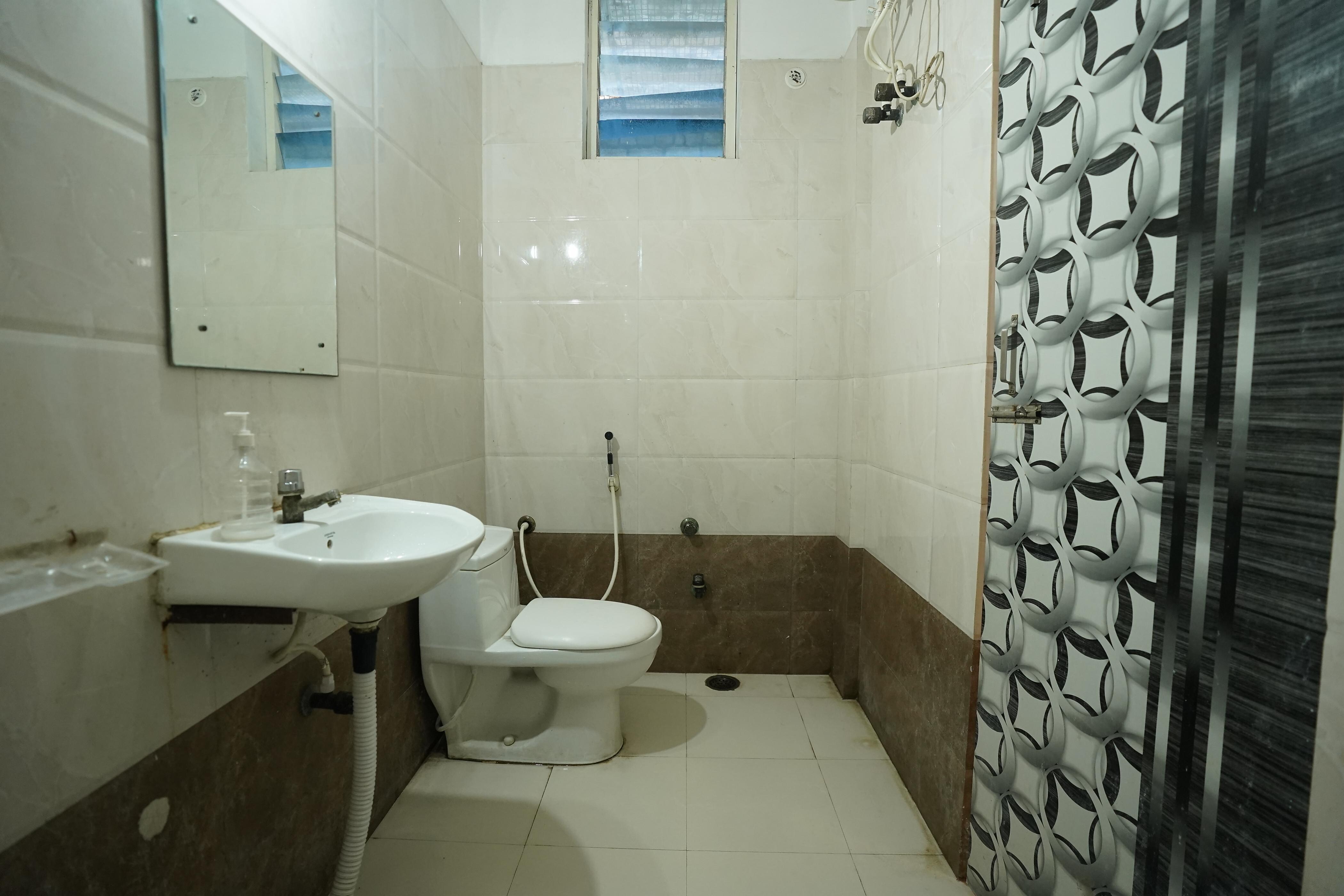 Hotel Gwala Guest House By WB Inn - Tap to explore photos
