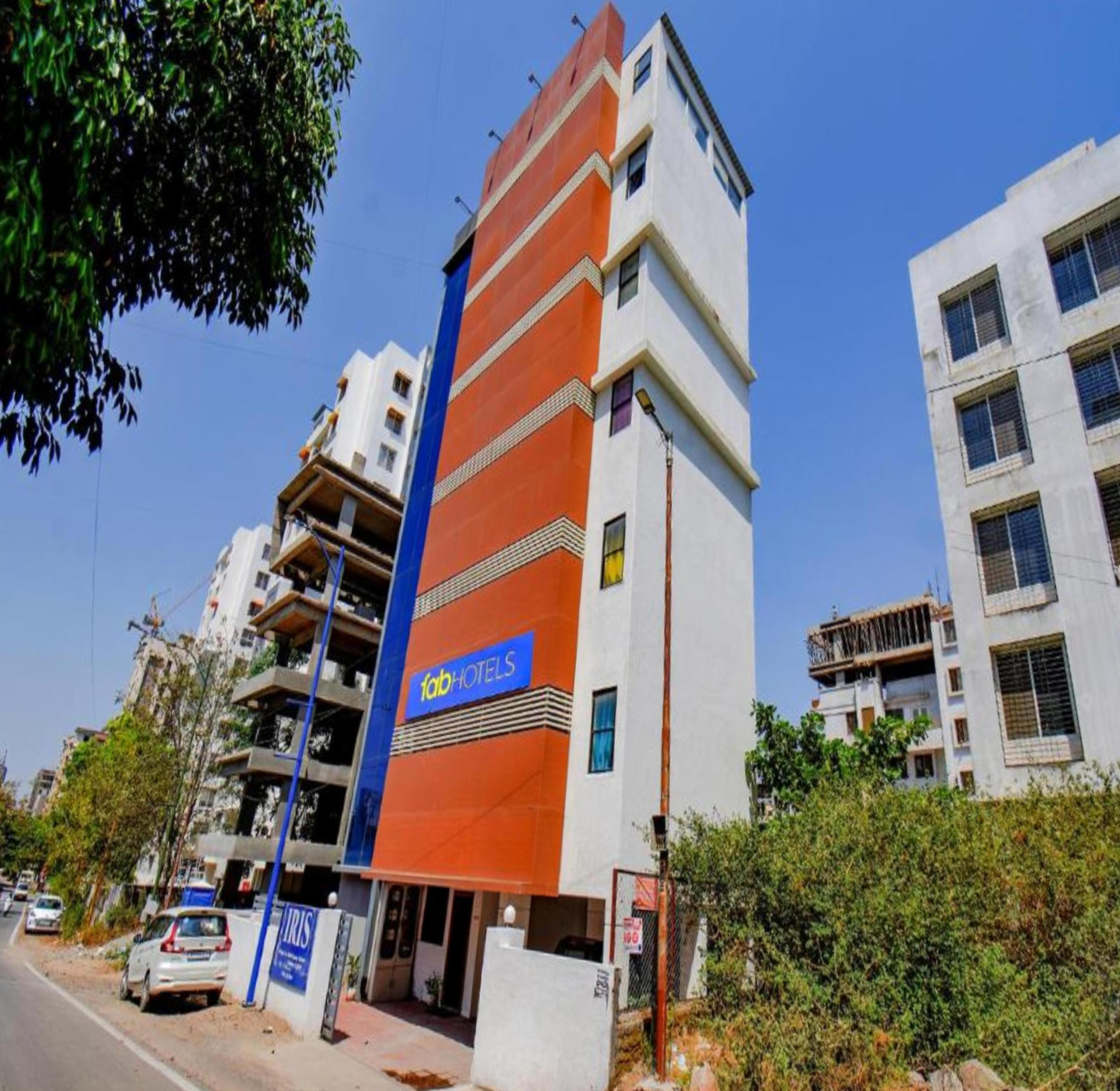FabHotel Aakiyo - Nr. Balewadi -Chatrapati Shivaji Stadium - Tap to explore photos