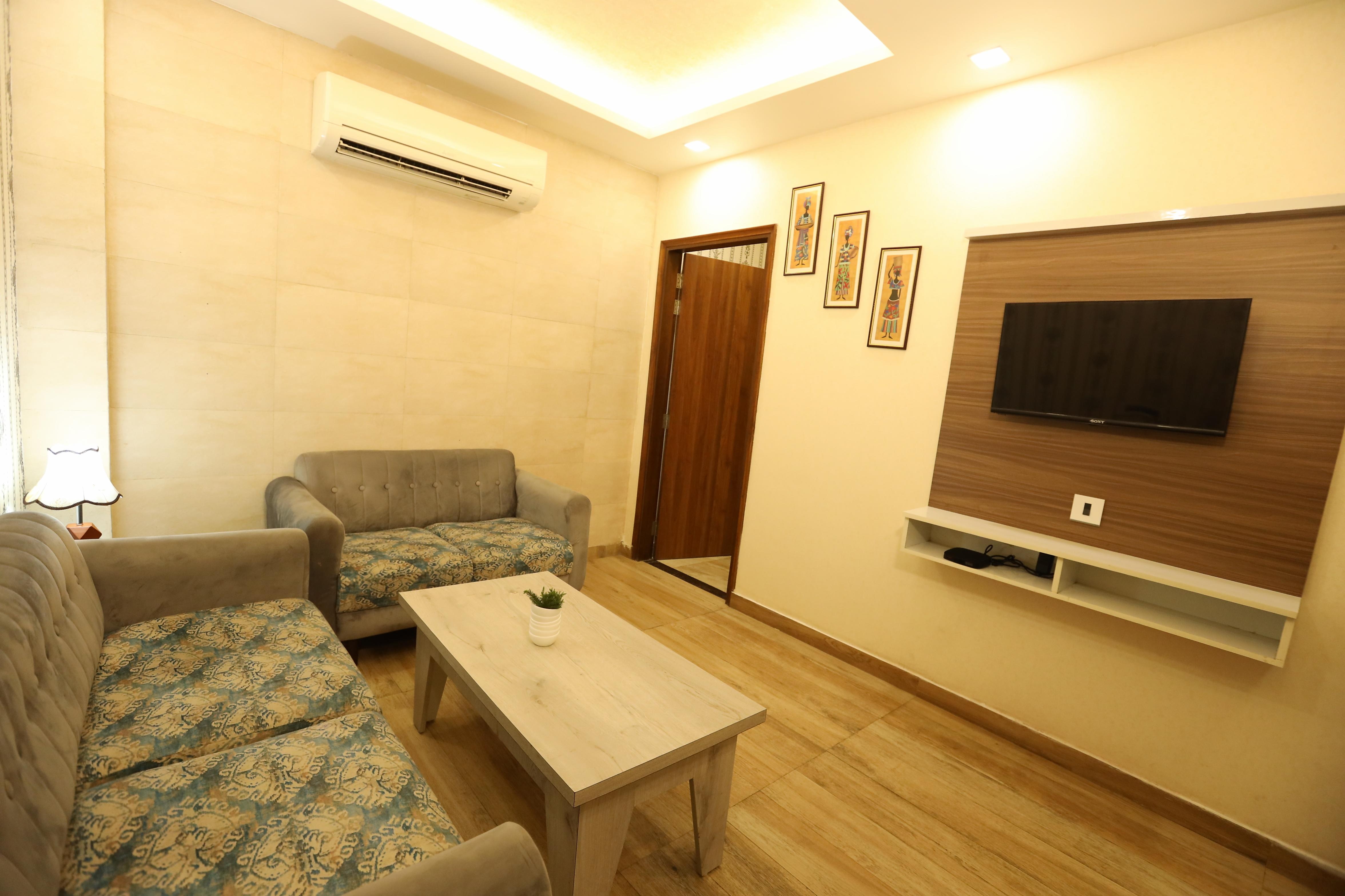 Lavit Hotel - Near Faridabad Metro Station - Tap to explore photos