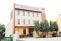 Clarks Inn Dudhwa, Palia Kalan