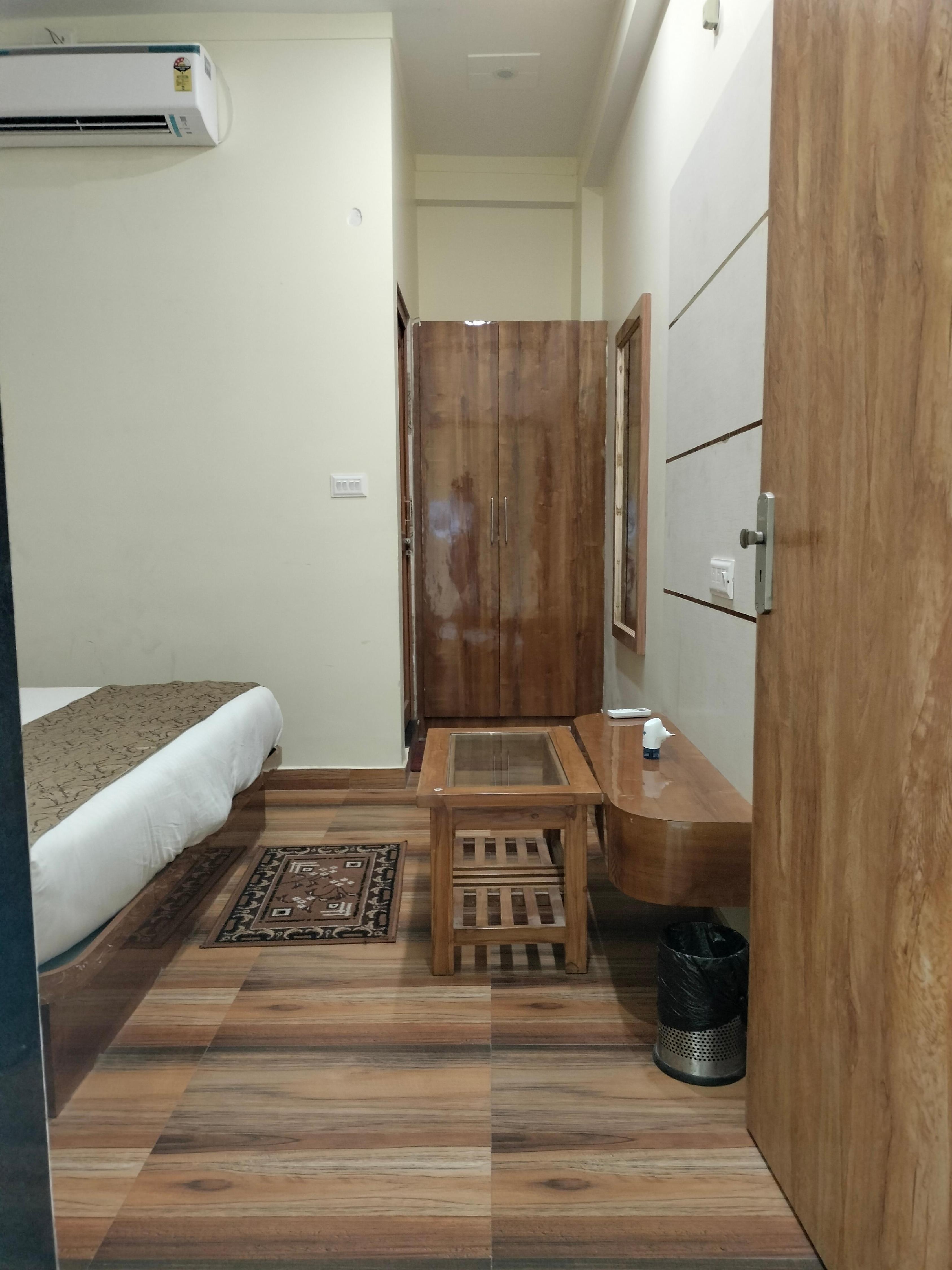 Hotel Shree Rama Inn - Tap to explore photos