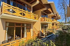 The Counntry House, Lachung