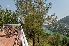 Lake View 2bhk villa with shared pool | View- Topia by Roam Home, Bhimtal