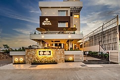 Grand Regal, Uran Islampur