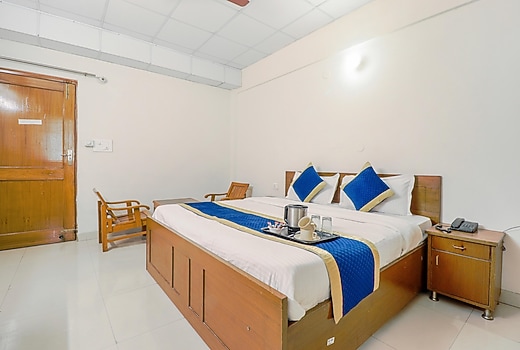 HOTEL PARAS TOWER @ 2 Mins Drive to ISBT