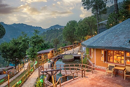 A kasauli Ggaon by Echor