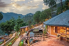 A kasauli Ggaon by Echor