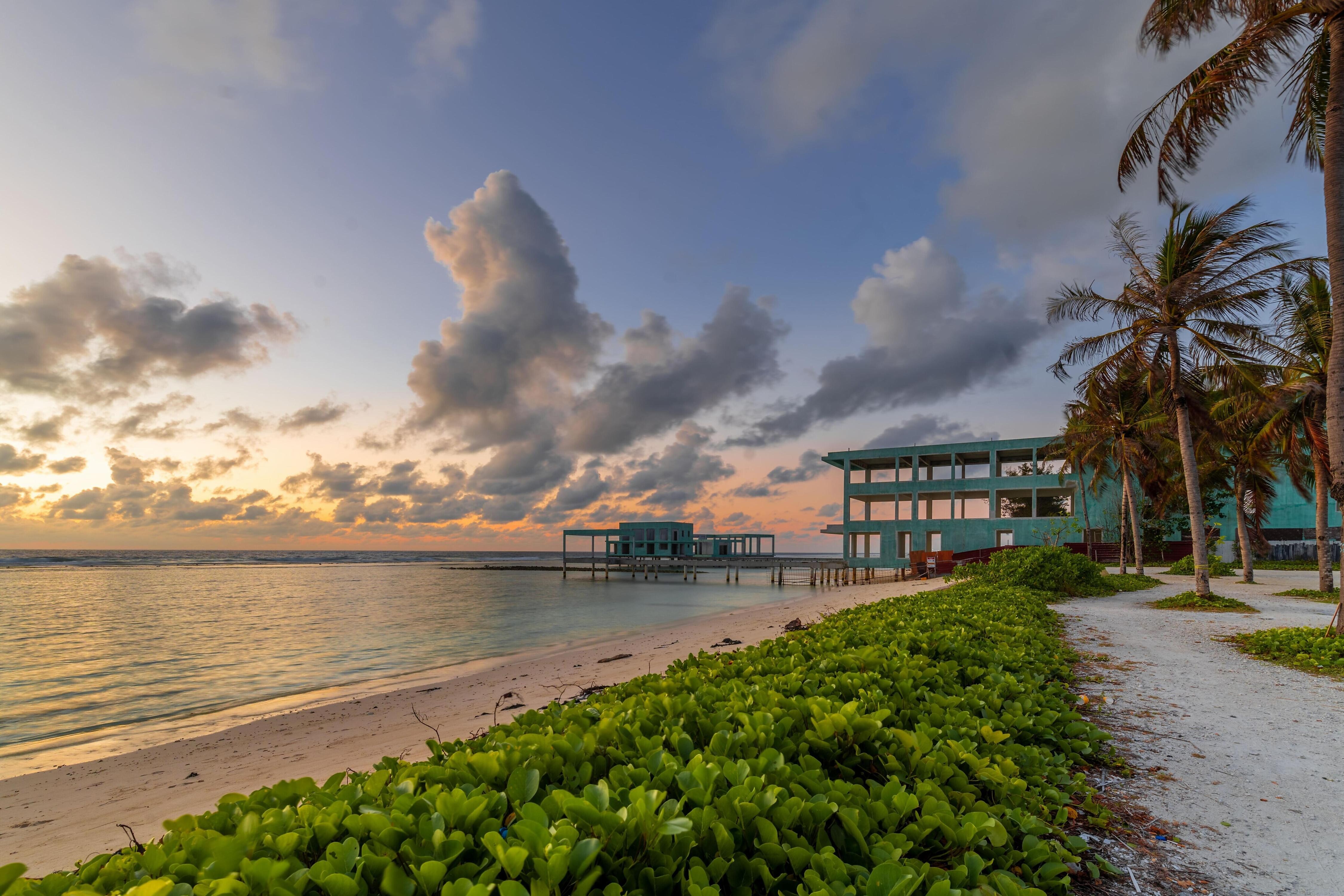 Chen Beach Inn - Tap to explore photos