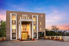 Seasons - A Boutique Hotel-Nearby Biological Park, Udaipur