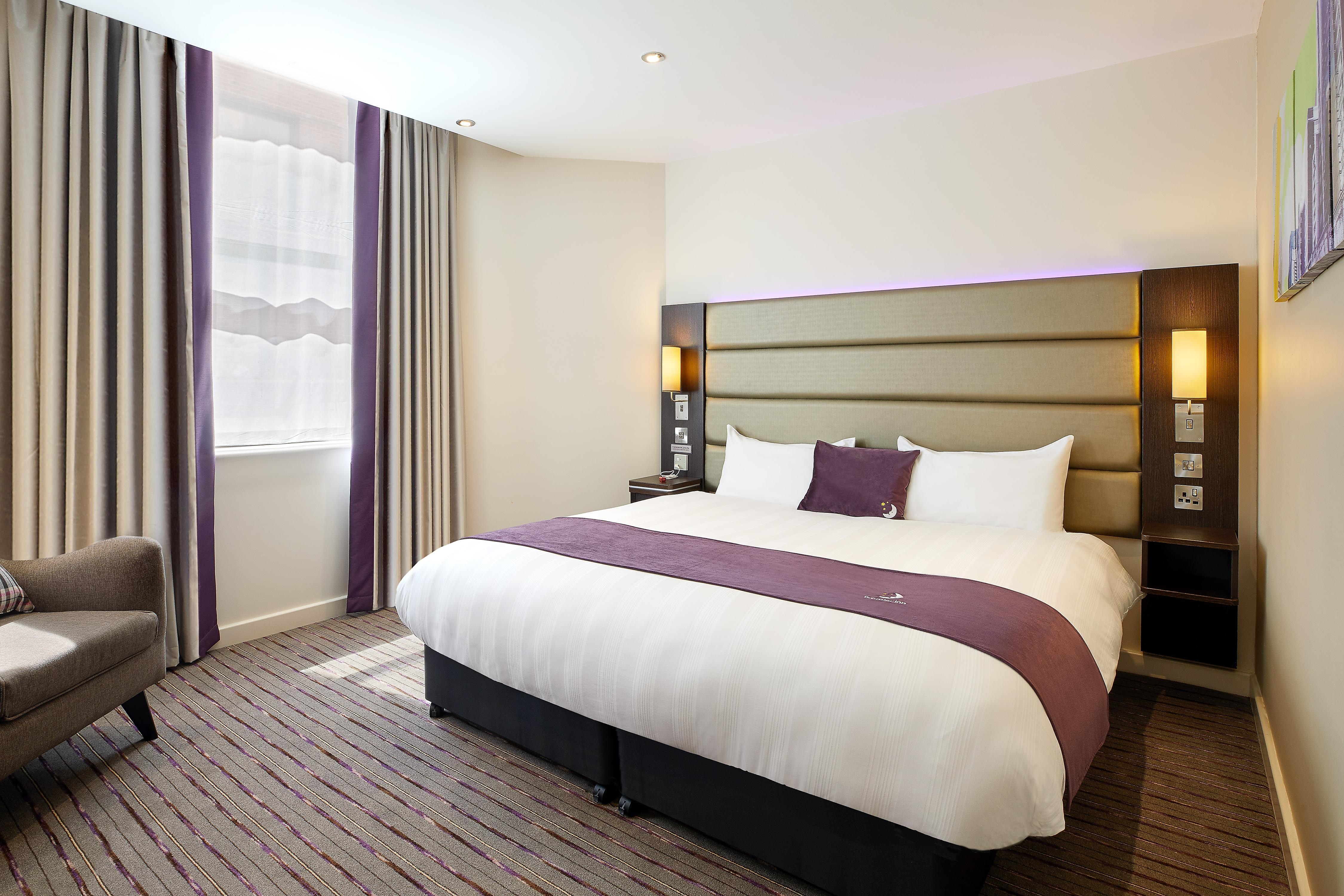 Premier Inn Edinburgh (South Queensferry) - Tap to explore photos