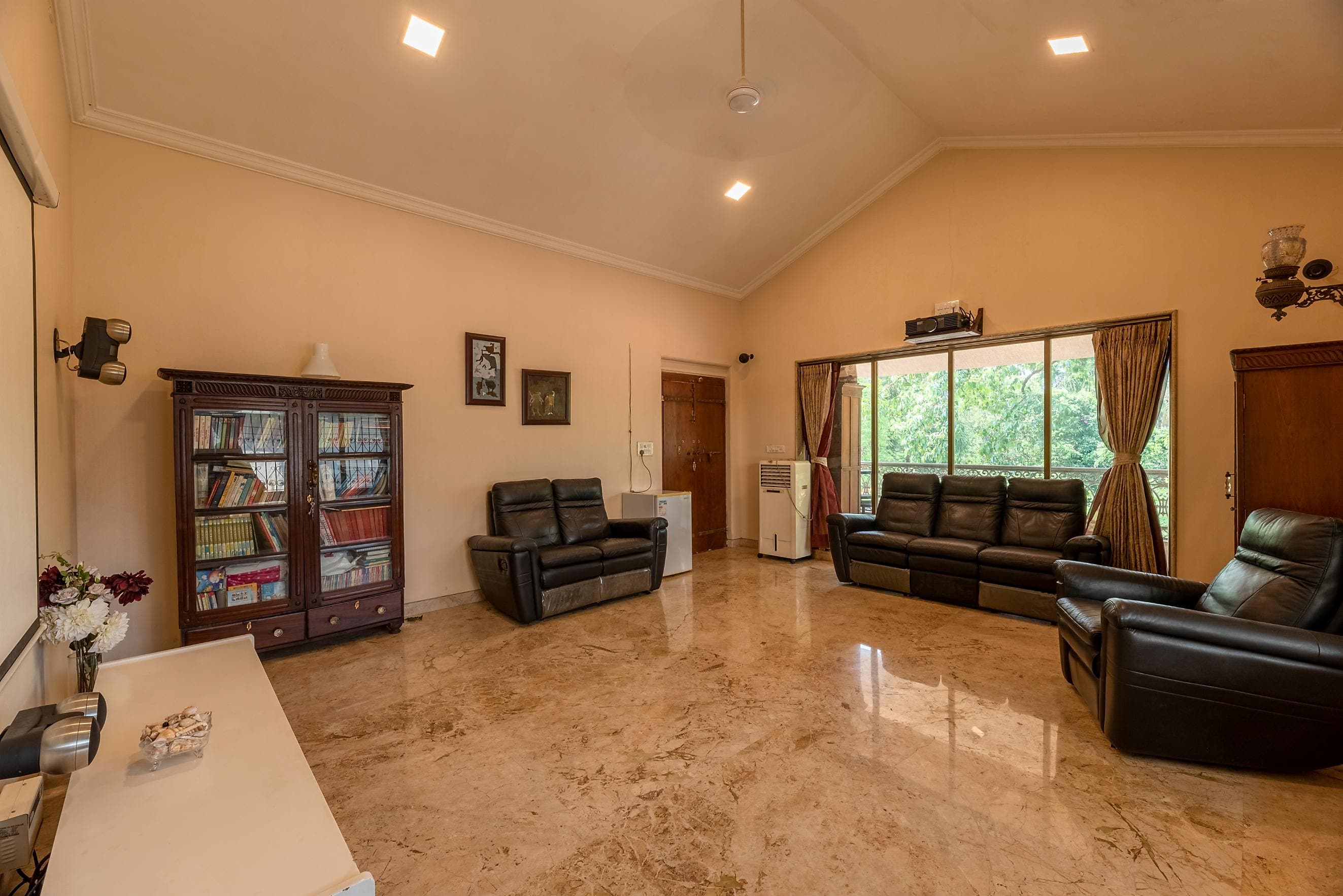 Casa Royale | 3bhk Villa w private pool - Tap to explore photos