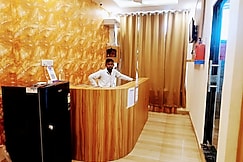 Hotel Sky View, Lucknow