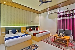 Ramay Palace - 400 mtr from Shri Ram Mandir, Sultanpur