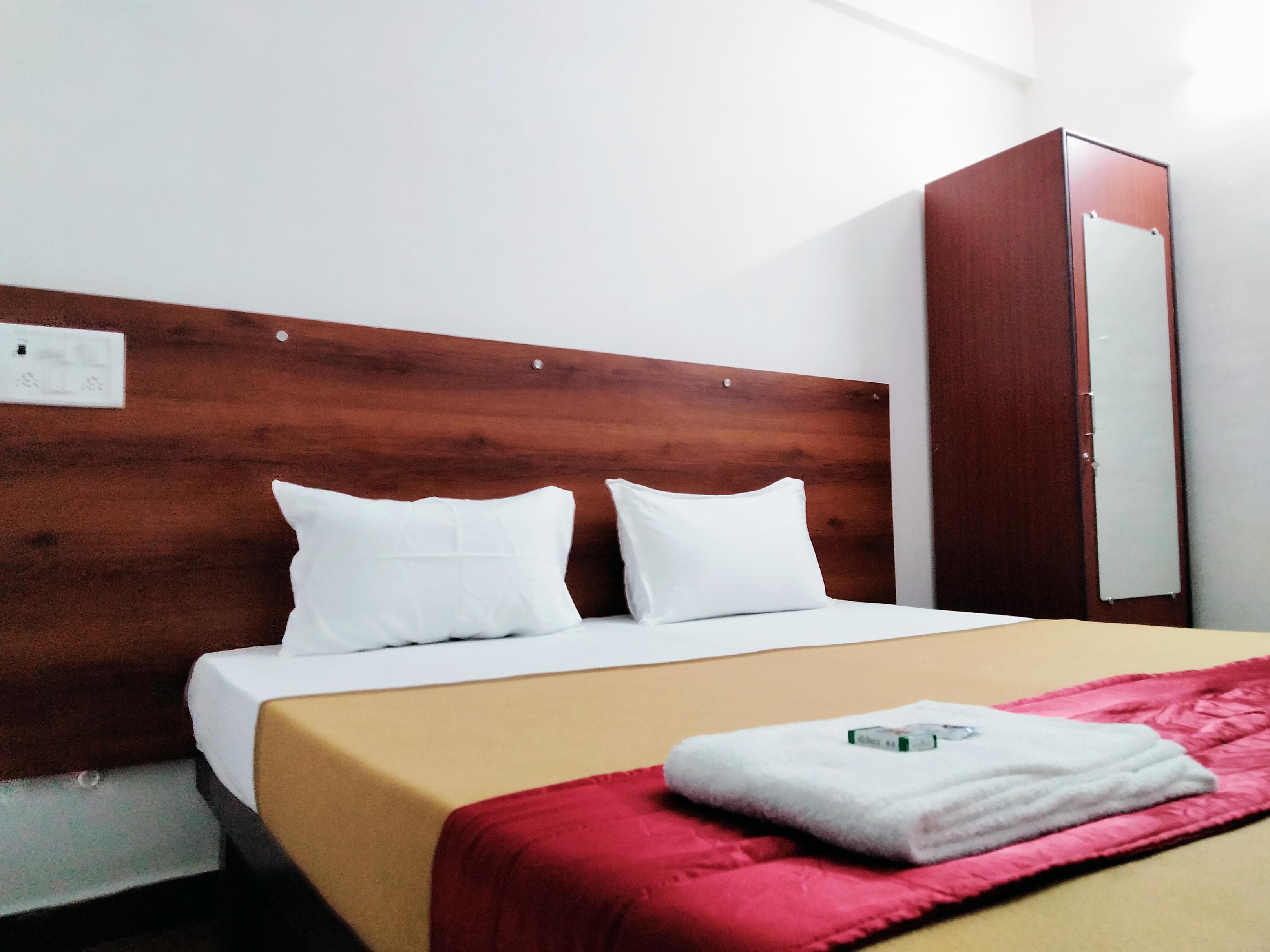 ROYAL GREEN RESIDENCY (CHENNAI AIRORT) - Tap to explore photos