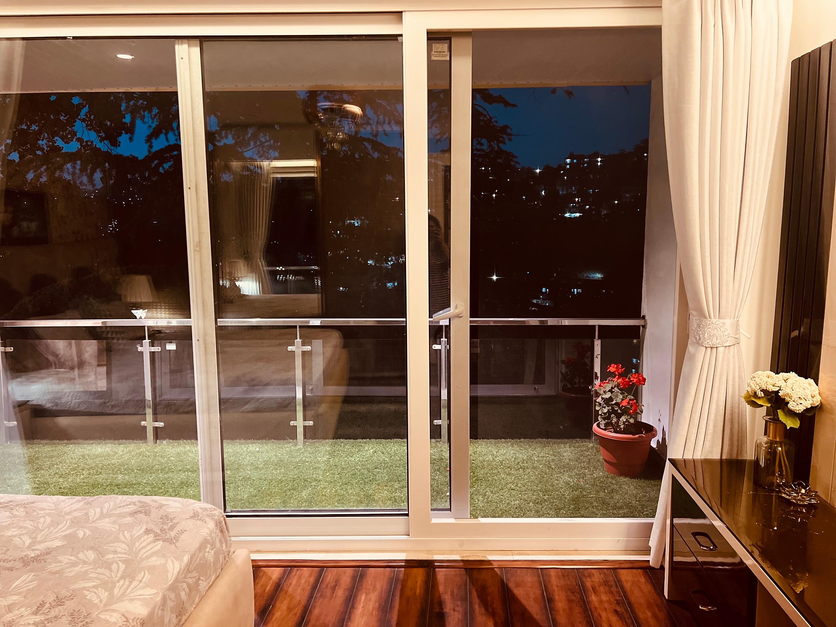 Luxury homestay - Tap to explore photos