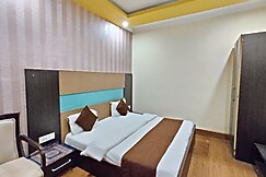Queens Grand, Amritsar