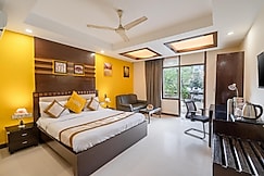 The Lime Stays GK Metro N/B Saket Select City, Delhi