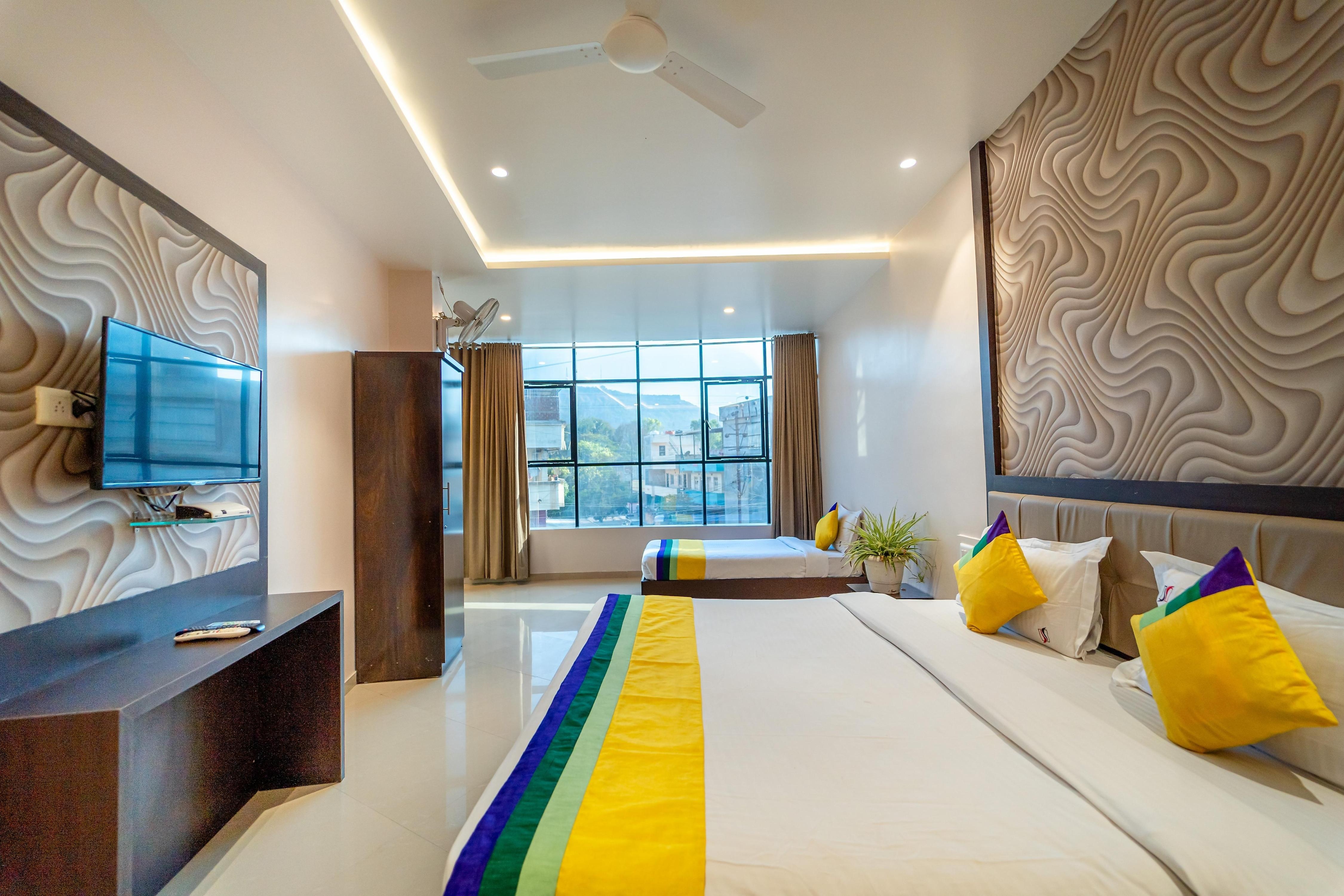 Itsy Hotels Sitara - Tap to explore photos