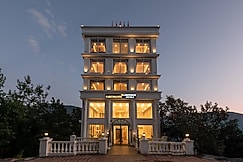 Claret inn by Lawrence Hotels, Dalhousie